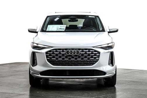 2025 Audi Q5 Premium