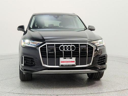 Mythos Black Metallic 2023 Audi Q7 55 Premium Plus