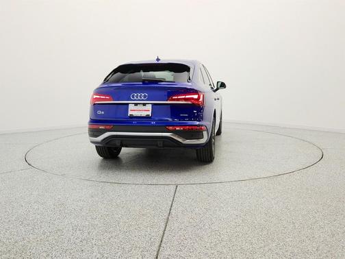 Ultra Blue Metallic 2022 Audi Q5 45 S line Premium