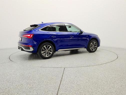 Ultra Blue Metallic 2022 Audi Q5 45 S line Premium