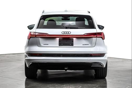 2023 Audi e-tron Premium Plus quattro