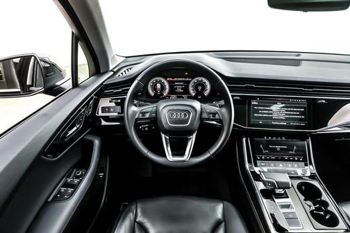 2023 Audi Q7 55 Premium Plus