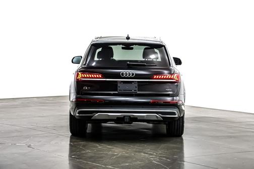 2023 Audi Q7 55 Premium Plus