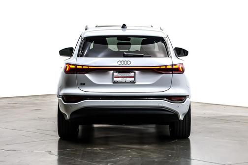 2025 Audi Q6 e-tron Premium Plus quattro