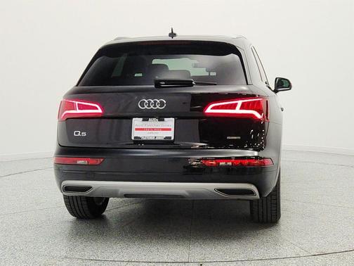Brilliant Black 2020 Audi Q5 45 Premium