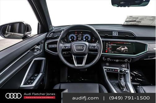 2025 Audi Q3 Premium 45 TFSI S line quattro Tiptronic