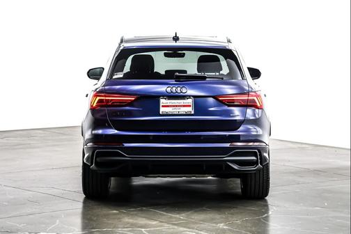 2025 Audi Q3 Premium 45 TFSI S line quattro Tiptronic