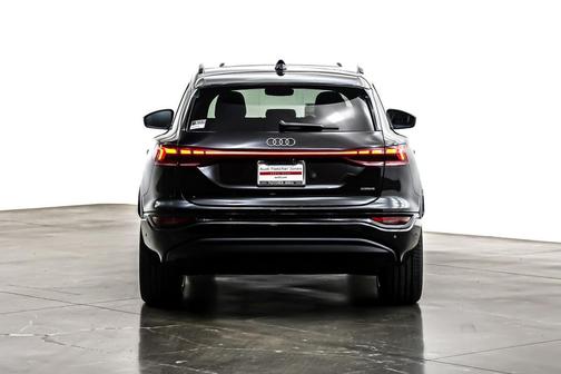 2025 Audi Q6 e-tron Premium quattro