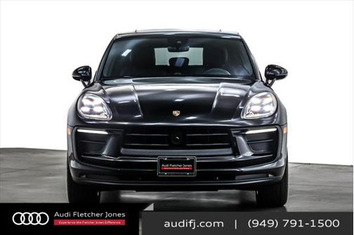 2023 Porsche Macan Base