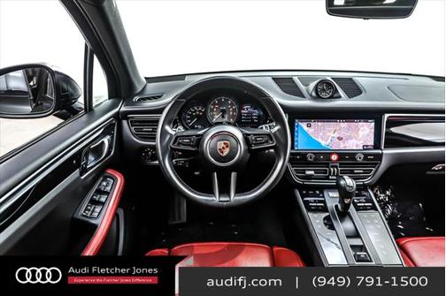 2022 Porsche Macan Base