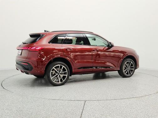Grenadine Red Metallic 2026 Audi Q5 Premium Plus TFSI quattro S tronic