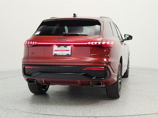 Grenadine Red Metallic 2026 Audi Q5 Premium Plus TFSI quattro S tronic