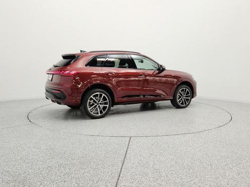 Grenadine Red Metallic 2026 Audi Q5 Premium Plus TFSI quattro S tronic