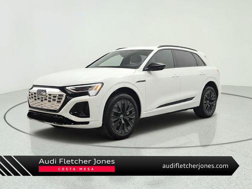 Glacier White Metallic 2024 Audi Q8 e-tron Prestige