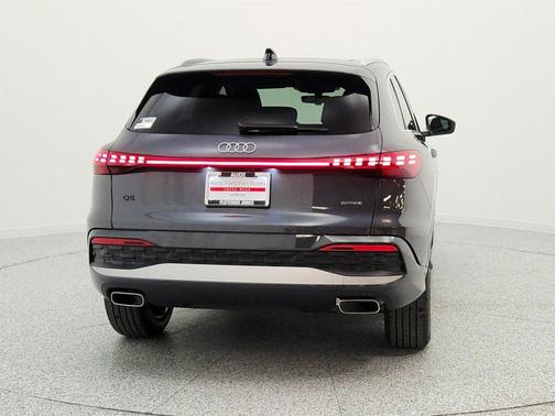 Tambora Gray Metallic 2026 Audi Q5 Premium Plus TFSI quattro S tronic