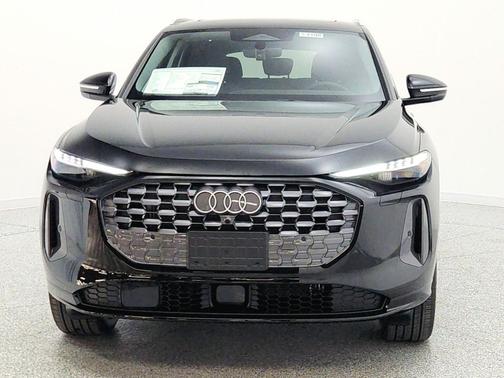 Mythos Black Metallic 2026 Audi Q5 Premium Plus TFSI quattro S tronic