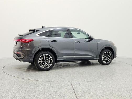 Daytona Gray Metallic 2026 Audi Q5 Sportback Premium TFSI quattro S tronic