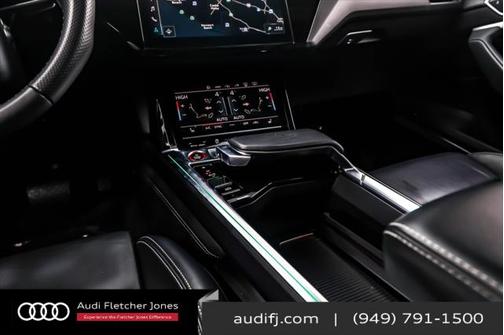 2022 Audi e-tron S Prestige