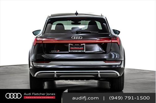 2022 Audi e-tron S Prestige