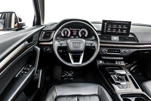 2025 Audi Q5 40 Premium