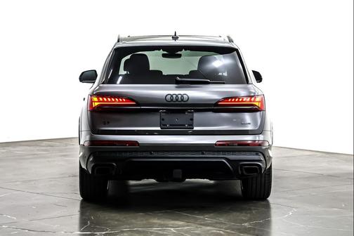2025 Audi Q7 55 Premium Plus