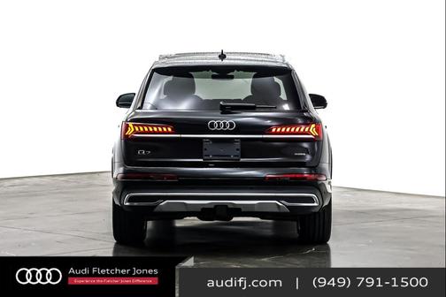 2023 Audi Q7 55 Premium Plus