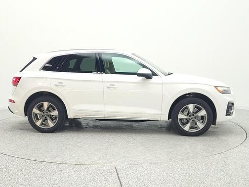 Ibis White 2023 Audi Q5 40 Premium Plus