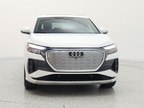 Glacier White Metallic 2023 Audi Q4 e-tron Premium Plus 40 RWD