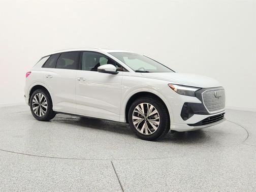 Glacier White Metallic 2023 Audi Q4 e-tron Premium Plus 40 RWD