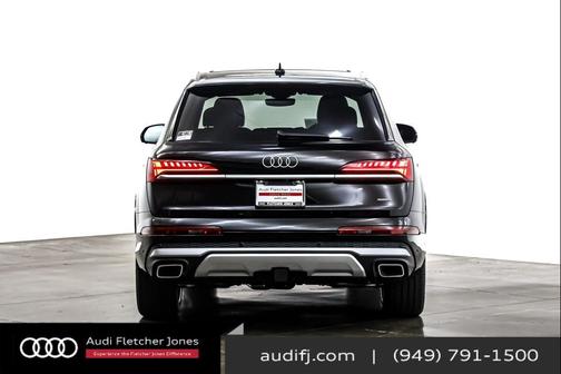 2025 Audi Q7 55 Premium Plus