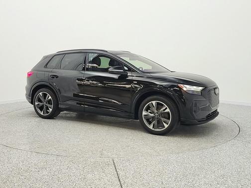 Mythos Black Metallic 2024 Audi Q4 e-tron Prestige 55 quattro