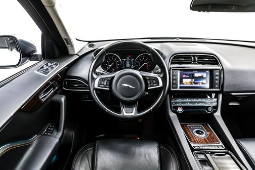 2018 Jaguar F-PACE 25t Prestige