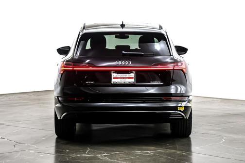 2022 Audi e-tron Premium