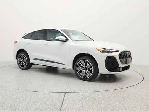 Glacier White Metallic 2026 Audi Q5 Sportback Premium Plus TFSI quattro S tronic
