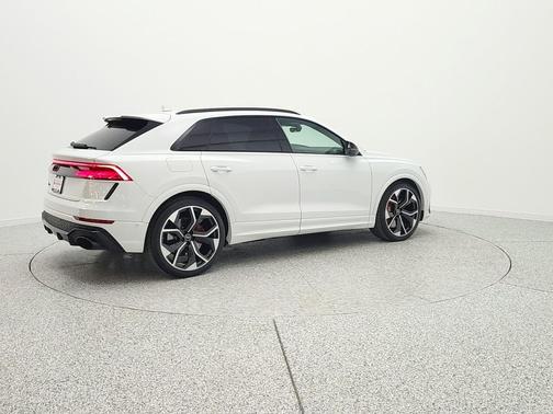Glacier White Metallic 2024 Audi RS Q8 4.0T