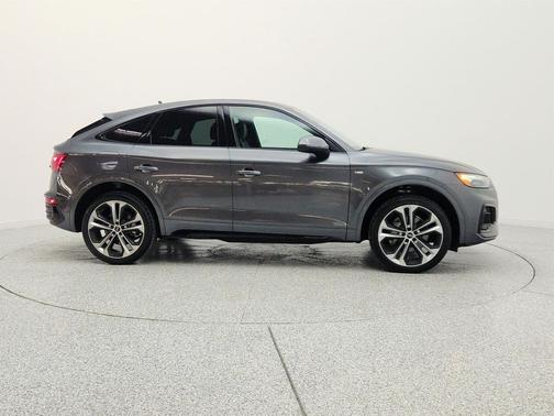Daytona Gray Pearl Effect 2023 Audi Q5 45 S line Premium Plus