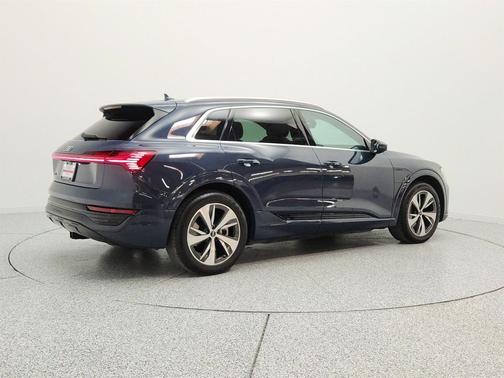 Plasma Blue Metallic 2024 Audi Q8 e-tron Premium