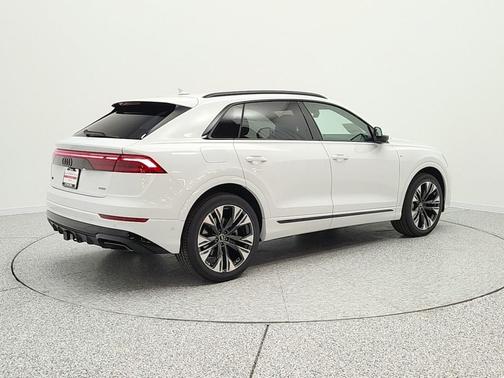 Glacier White Metallic 2026 Audi Q8 55 Premium Plus