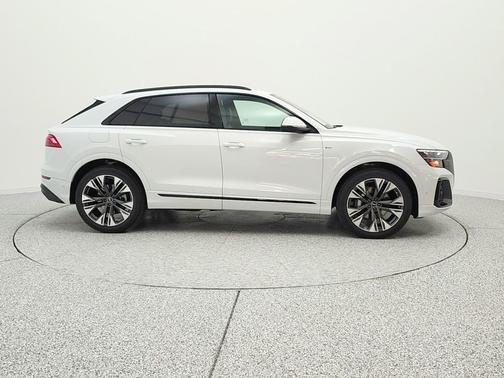 Glacier White Metallic 2026 Audi Q8 55 Premium Plus