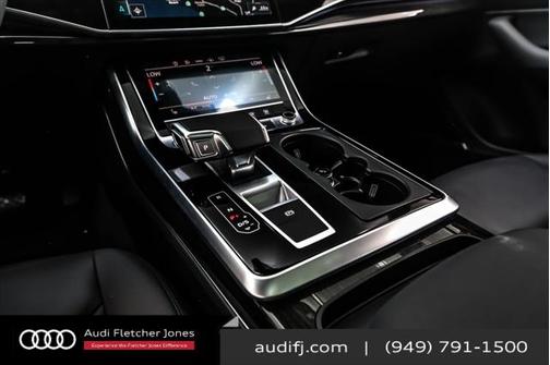 2022 Audi Q7 45 Premium Plus