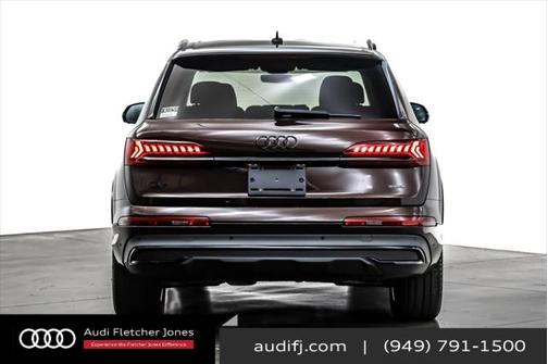 2022 Audi Q7 45 Premium Plus