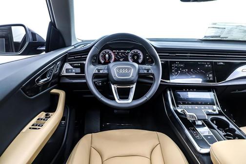 2025 Audi Q8 55 Premium