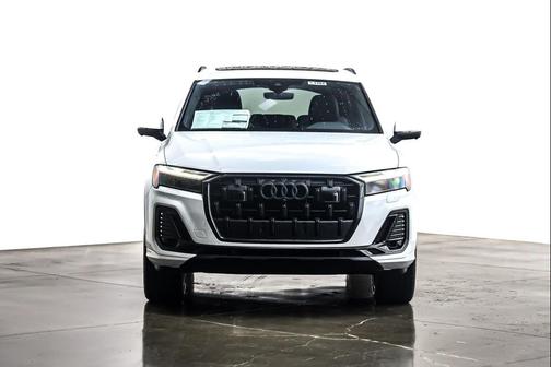 2026 Audi Q7 45 Premium Plus