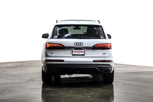 2026 Audi Q7 45 Premium Plus