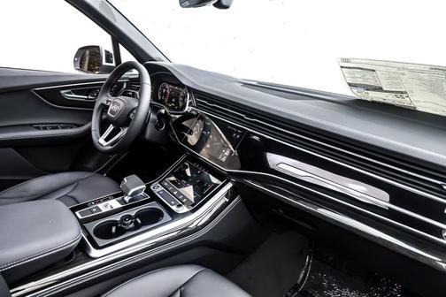 2026 Audi Q7 45 Premium Plus