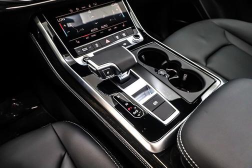 2026 Audi Q7 45 Premium Plus
