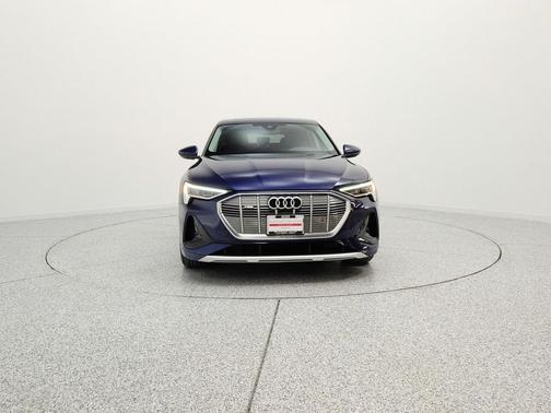 Navarra Blue Metallic 2022 Audi e-tron Sportback S line Premium