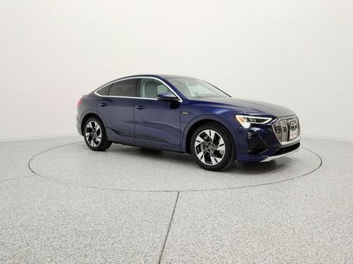 Navarra Blue Metallic 2022 Audi e-tron Sportback S line Premium
