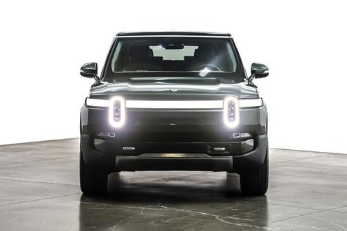 2023 Rivian R1S Adventure