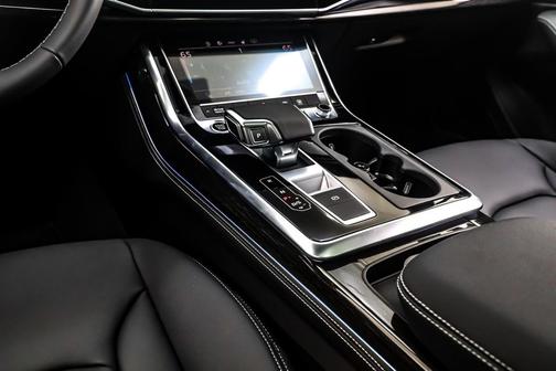2026 Audi Q7 45 Premium Plus